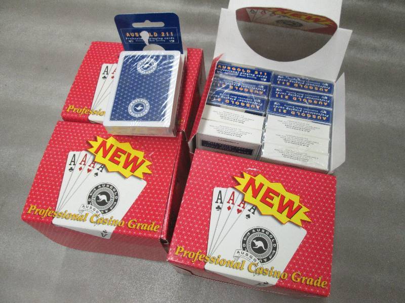 lot 225 image: 4 Packs of 12(48 decks) Casino Grad...