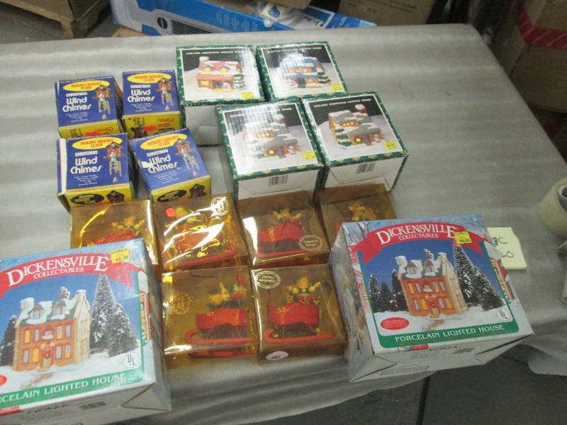 lot 260 image: Lighted Christmas Houses, 4 Christm...