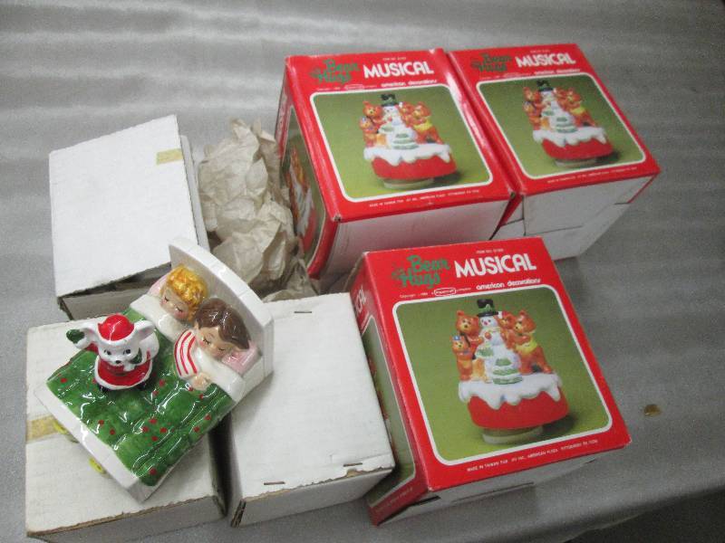 lot 261 image: 7 Christmas Musicals...