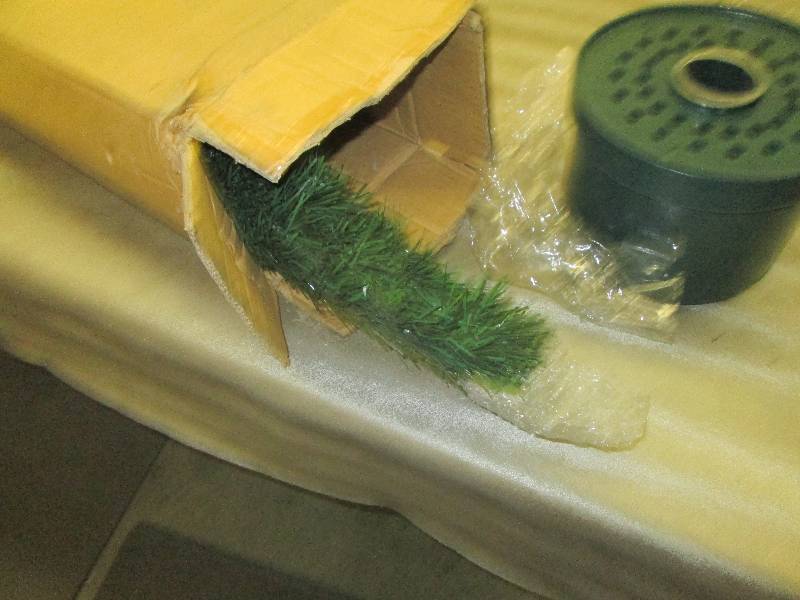 lot 36 image: 4.5 ft Pre-Lit Christmas Tree - unt...