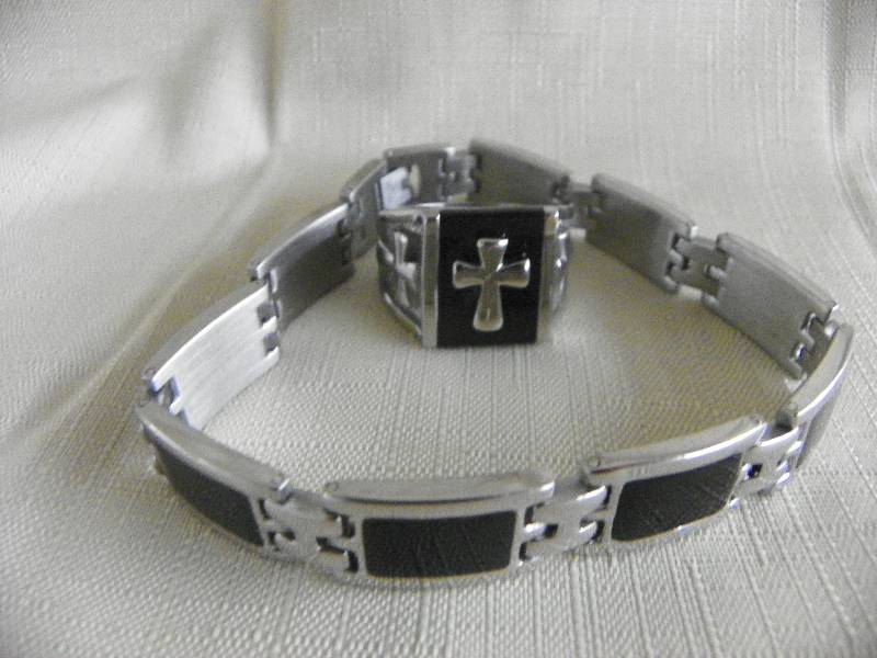 Mens Steel Cross  BraceRING 14, MSRP $49.99