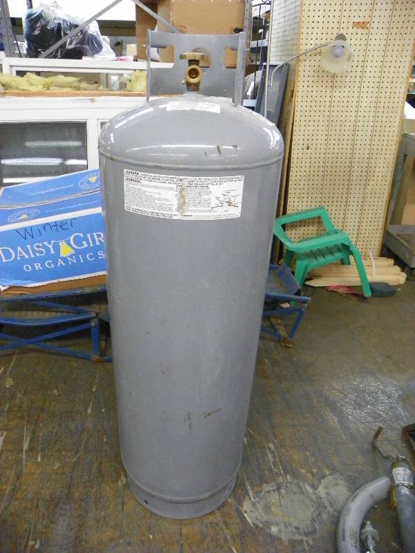 lot 155 image: LP GAS TANK