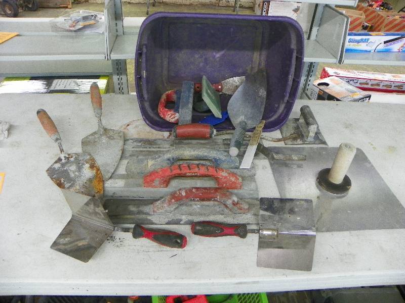 lot 167 image: CONCRETE AND TILE TOOLS
