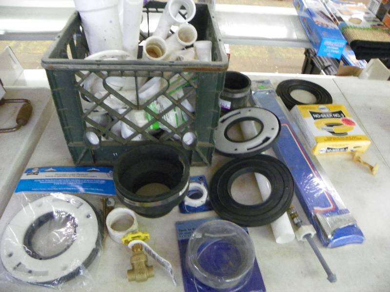 lot 178 image: CRATE OF PLUMBING PARTS