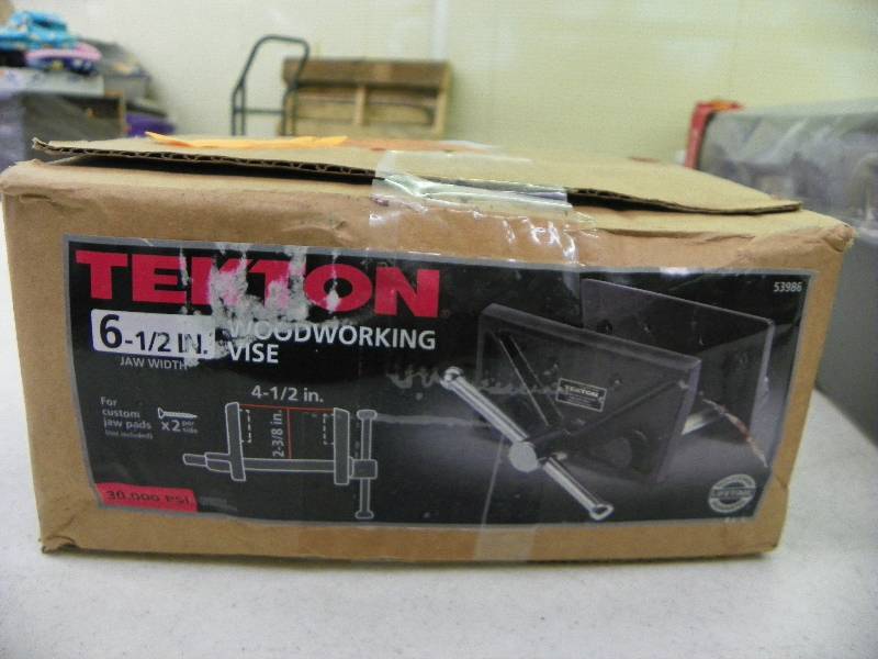 lot 184 image: TEKTON 6 12 WOODWORKING VISE