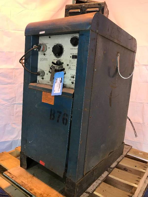 lot 64 image: Miller 330 ABP