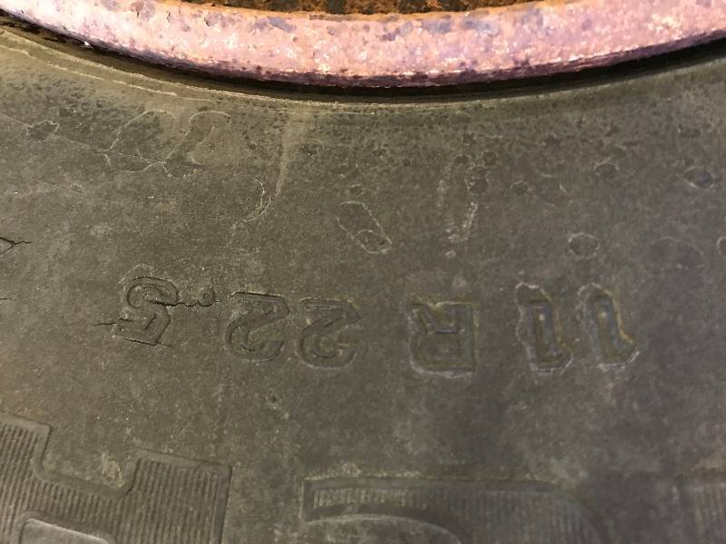 lot 78 image: Michelin 11 R 22.5