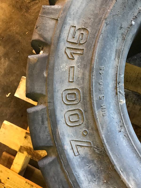 lot 79 image: Forklift tires