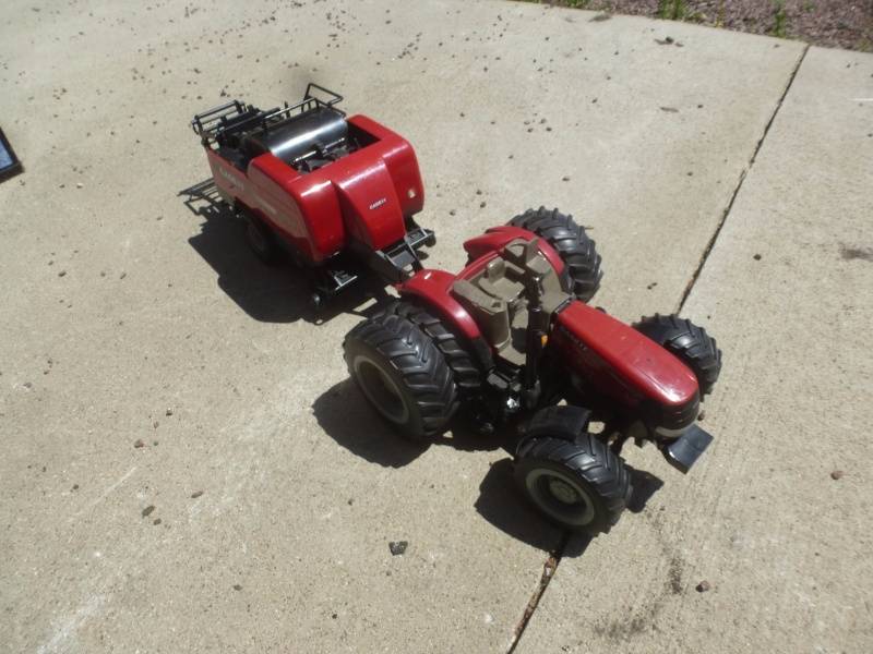 lot 26 image: Case IH Tractor & Baler