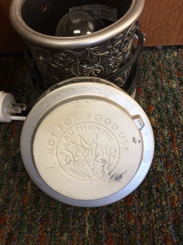 lot 9 image: Scentsy Burners