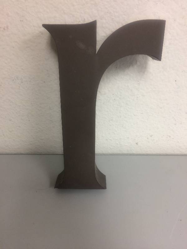 lot 14 image: Lighted Graphite Letter R
