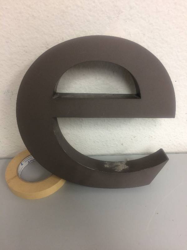 lot 16 image: Lighted Graphite Letter E