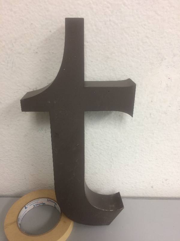 lot 20 image: Lighted Graphite Letter T