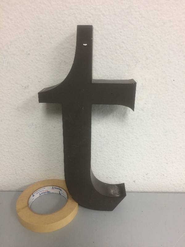 lot 25 image: Lighted Graphite Letter T