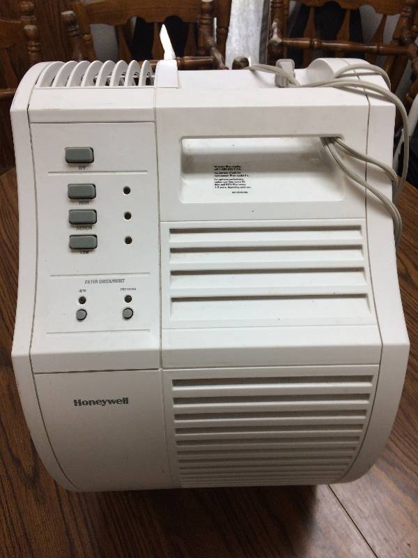 lot 51 image: Honeywell Air Cleaner