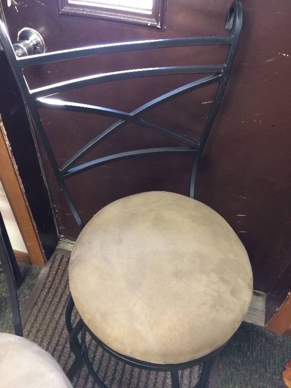 lot 67 image: Swivel Metal Stools