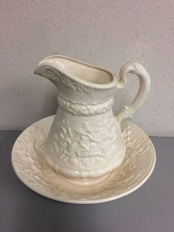lot 74 image: Wash Basin