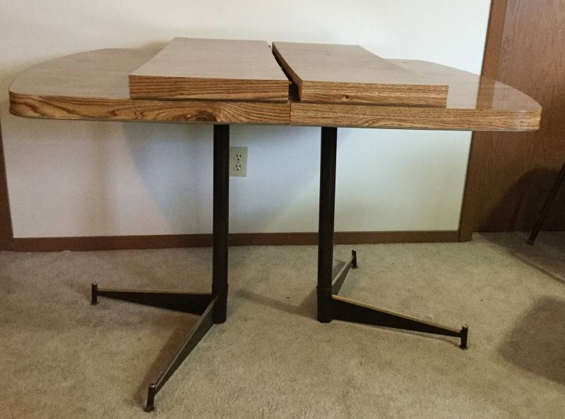 lot 91 image: Table