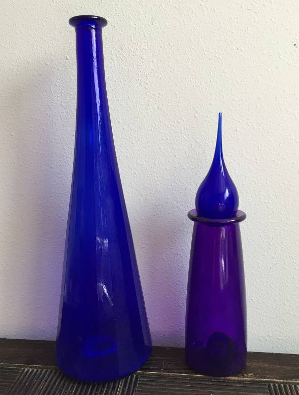 lot 100 image: Blue Glass Vases