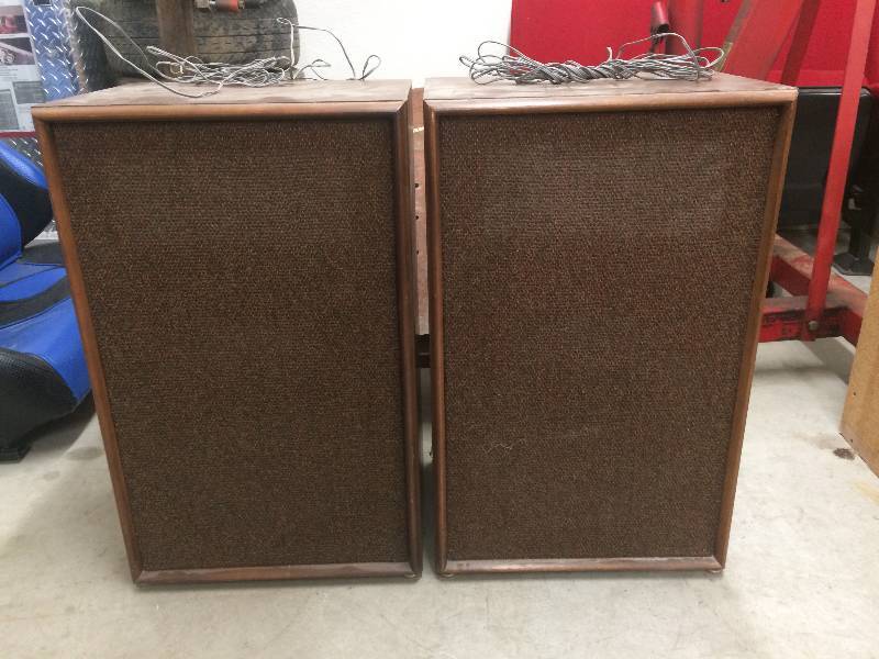 lot 14 image: Stereo Speakers