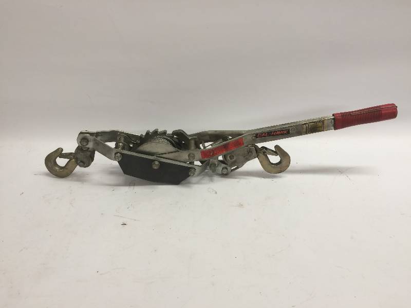 lot 33 image: Cable Come Along
