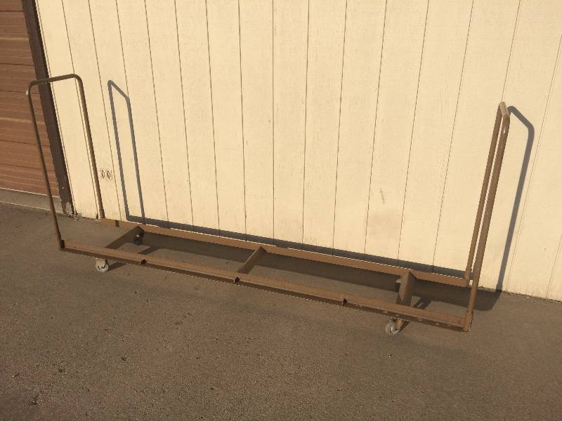 lot 44 image: Folding Chair Cart