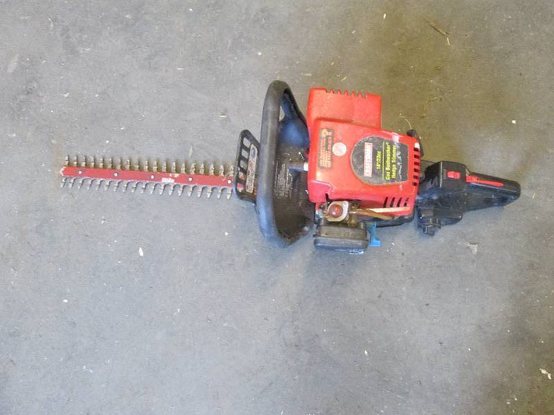 lot 84 image: Craftsman Bushwacker Hedge Trimmer...
