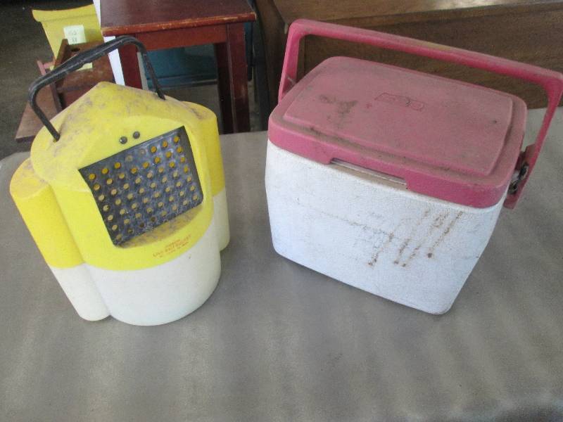 lot 106 image: Coleman Cooler, Bait Bucket...