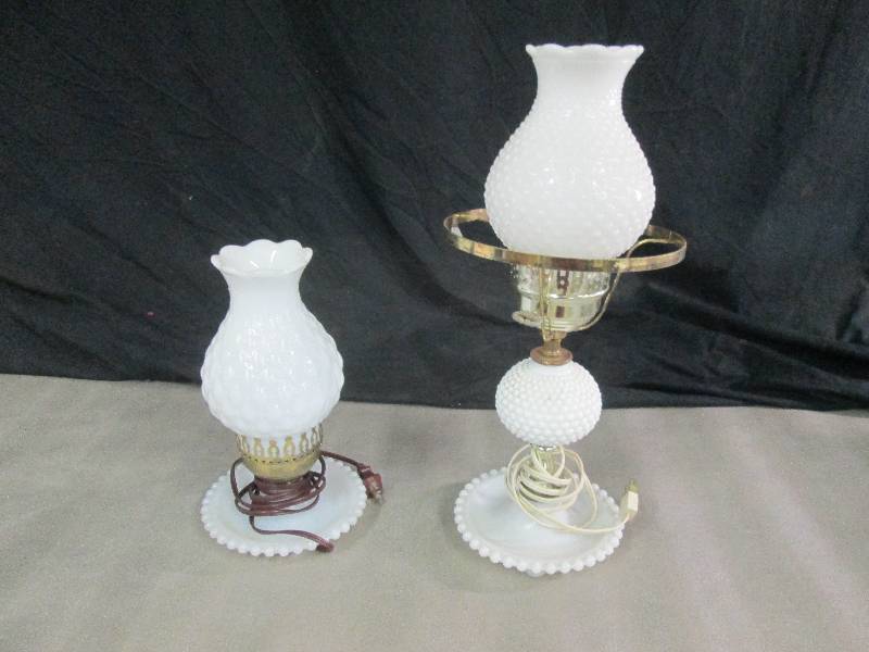 lot 45 image: 2 Hurricaine Lamps...