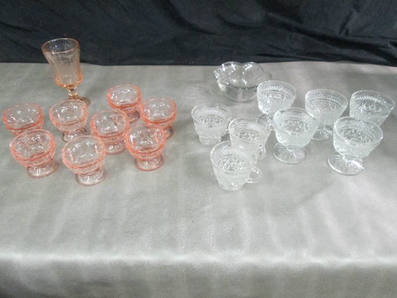 lot 49 image: 8 Pink Depression Glass Sherbets, 1...