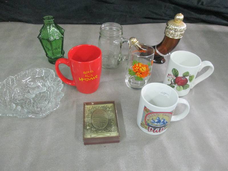 lot 51 image: Decanters, Mugs, Bowl, Dcor...