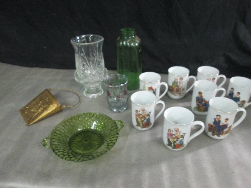 lot 56 image: 8 Collectible Norman Rockwell Coffe...