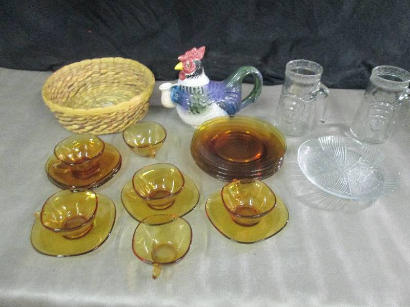 lot 64 image: Amber Snack Set , Statue of Liberty...