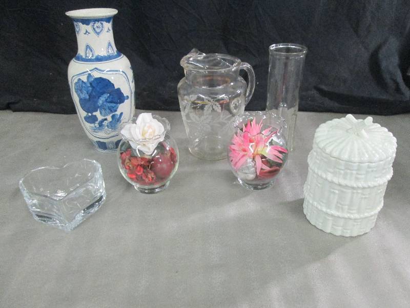 lot 75 image: Pitcher, Vases, Dcor...