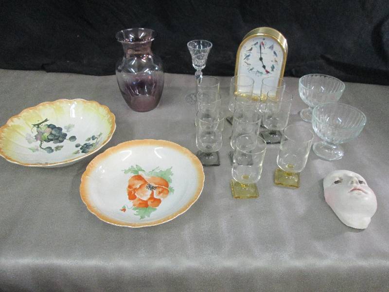 lot 77 image: Set of 8 Stemmed Glasses plus 2, 2 ...
