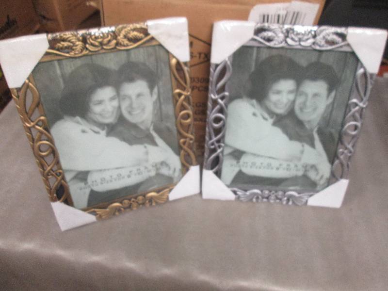 lot 177 image: Case of 24 Rose 8x10 Photo Frames w...