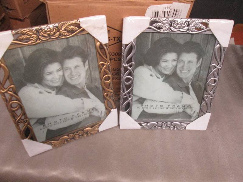 lot 178 image: Case of 24 Rose 8x10 Photo Frames w...