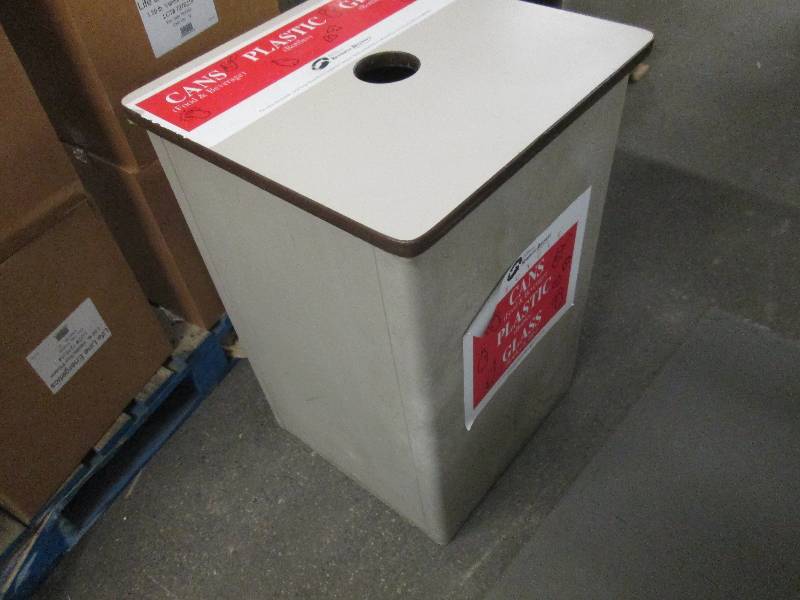 lot 211 image: Large Hard Sided Recycler...