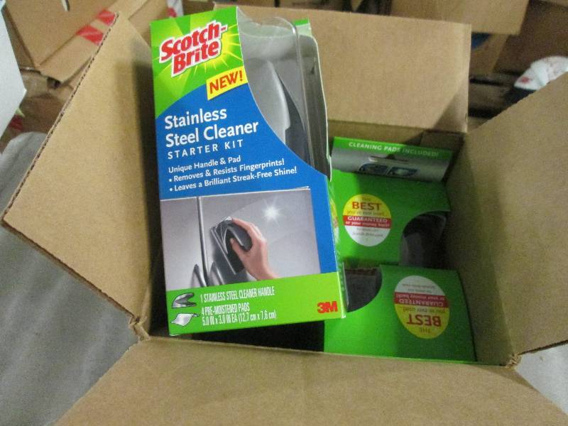 lot 262 image: 1.5 Cases 3M Stainless Steel Cleane...
