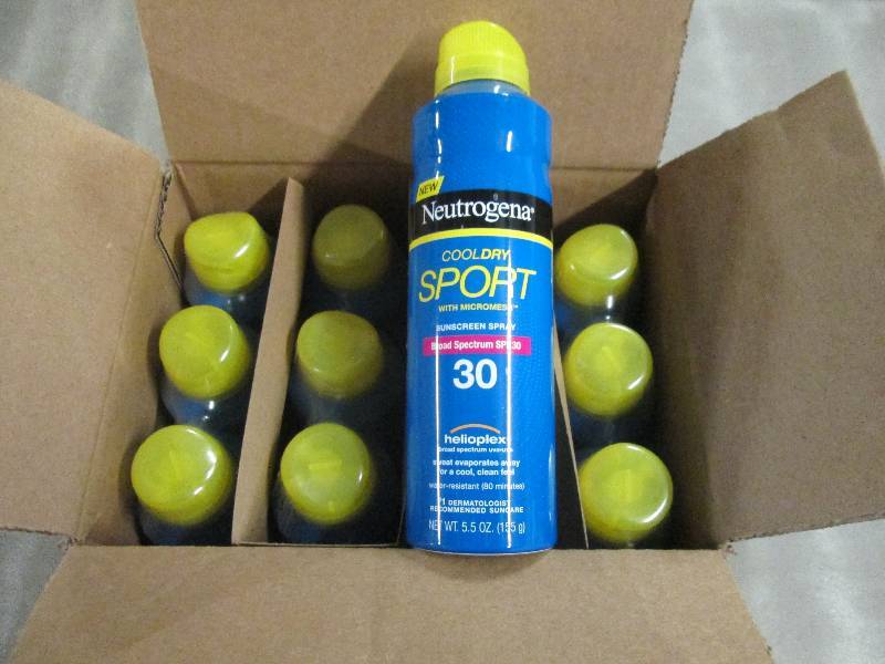 lot 287 image: Case of 12 5.5 oz Neutrogena Cool ...