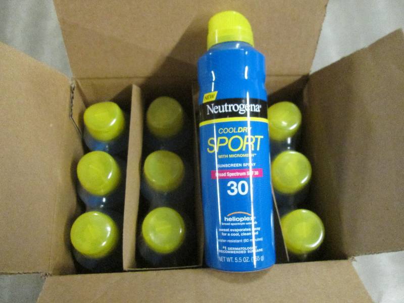 lot 306 image: Case of 12 5.5 oz Neutrogena Cool ...