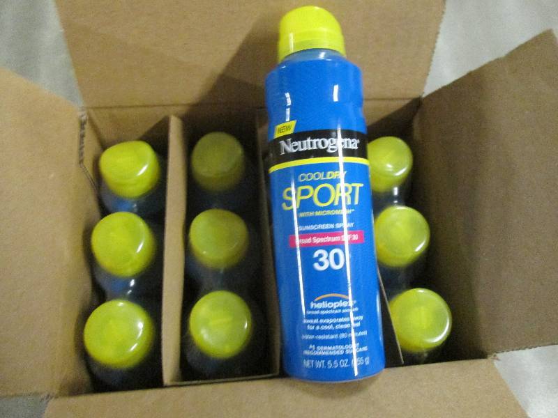 lot 315 image: Case of 12 5.5 oz Neutrogena Cool ...