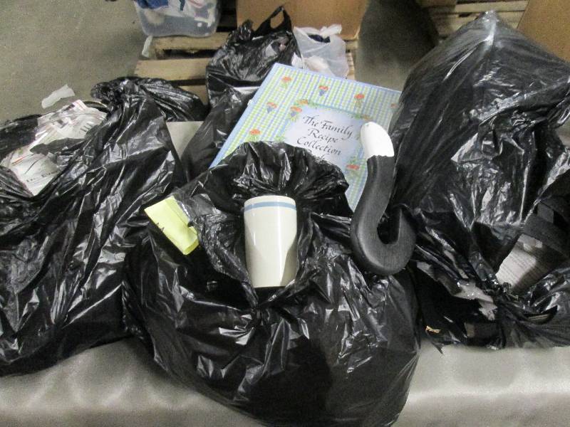 lot 334 image: Lot of 4 Grab Bags of Assorted Item...
