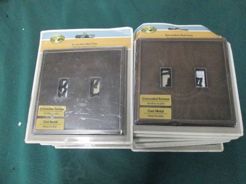 lot 338 image: Lot of 24 Hampton Bay Cast Metal 2...