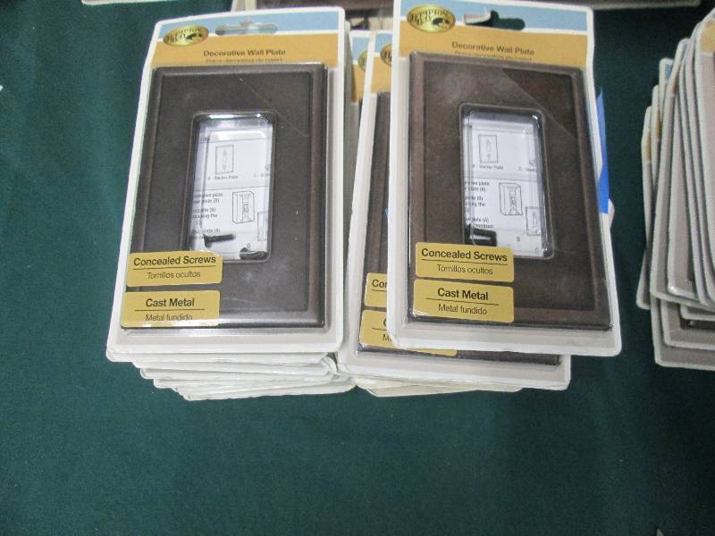 lot 344 image: Lot of 24 Hampton Bay Cast Metal S...