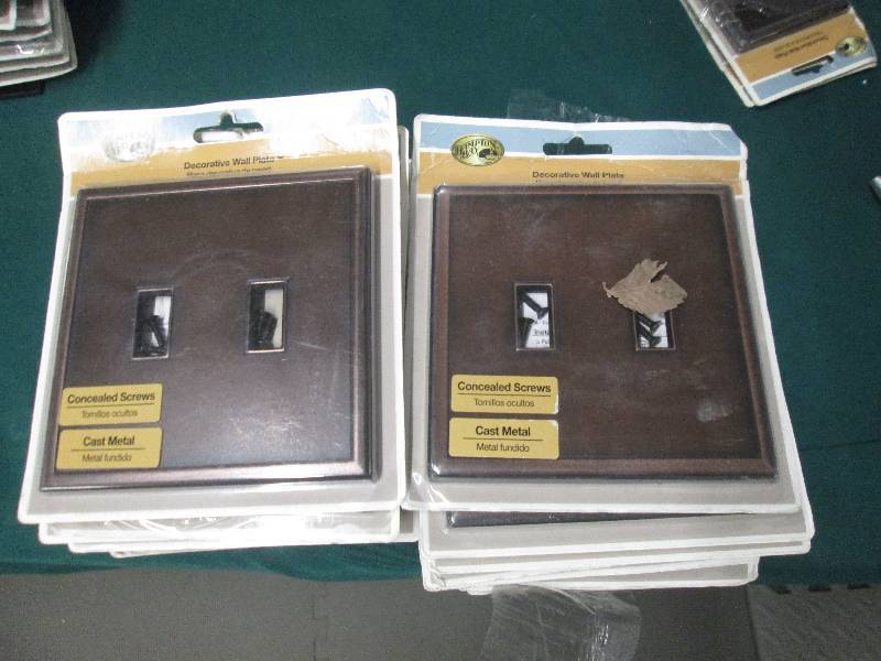 lot 346 image: Lot of 24 Hampton Bay Cast Metal 2...
