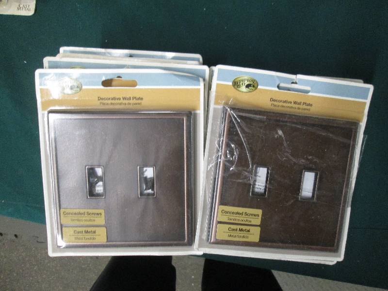 lot 355 image: Lot of 24 Hampton Bay Cast Metal 2...