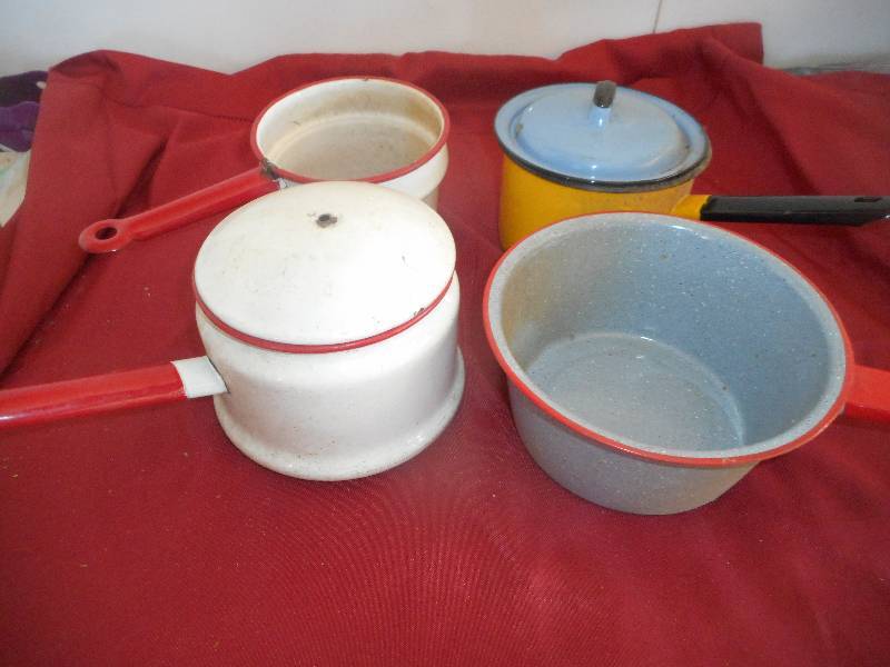 4 VINTAGE ENAMEL KETTLES
