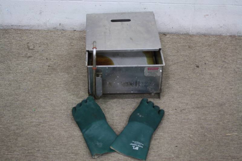 DONT BID ON ITEM GOES WITH LOT #3