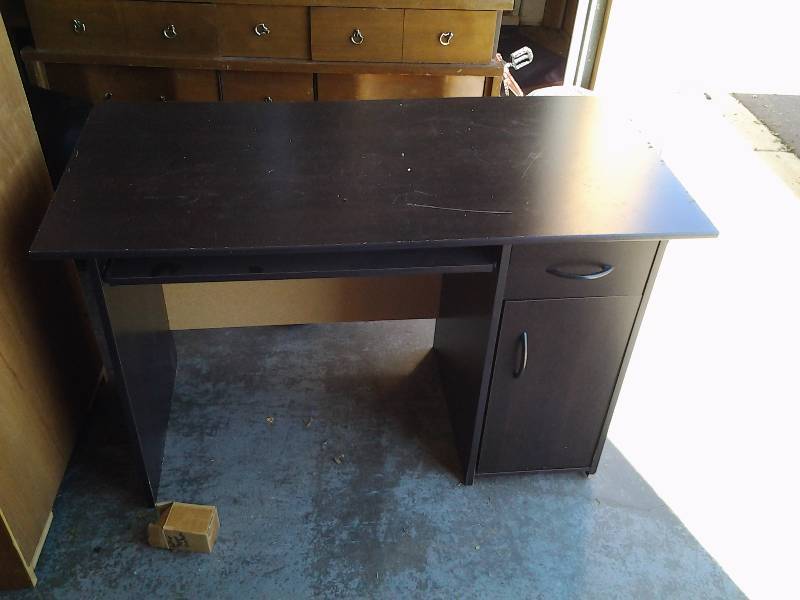 Desk With Keyboard Drawer & Storage